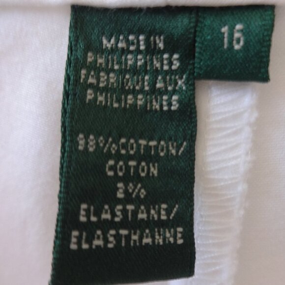 Lauren Ralph Lauren white cuffed shorts, size 16 hook & button band ,zip closure - Picture 4 of 9